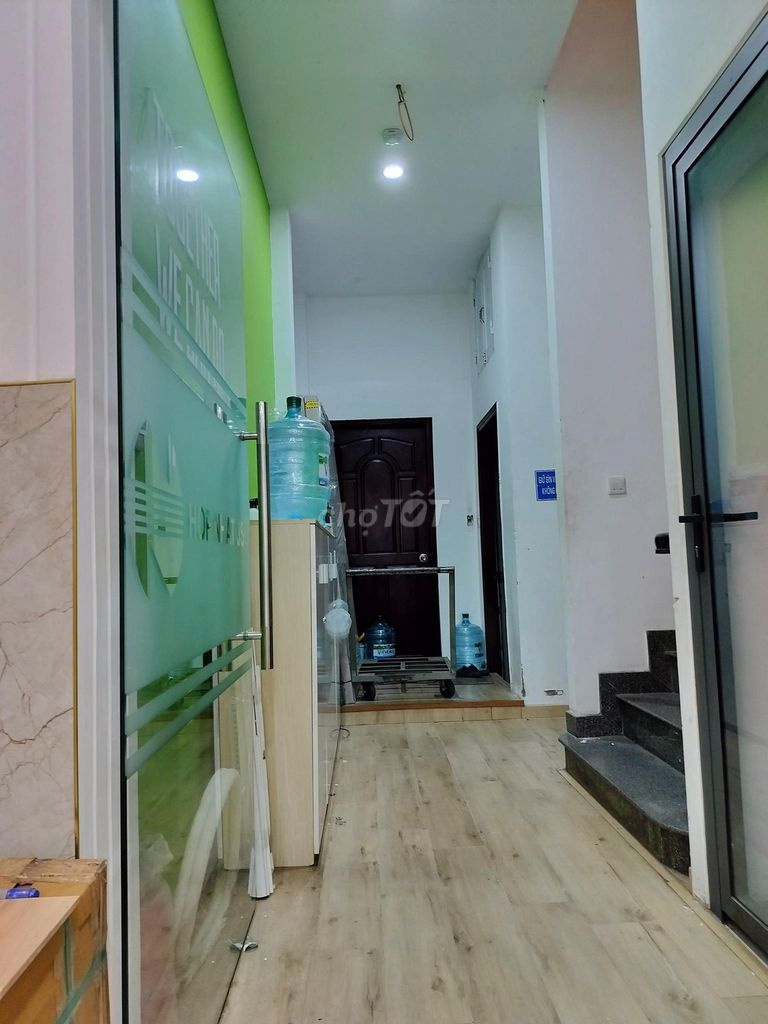 Bán nhà 100m2, 1 trệt, 4 lầu, giá cực tốt chốt deal nhanh 17.9 tỷ. Mua bán văn phòng, mặt bằng kinh doanh tại Quận Tân Phú Tp Hồ Chí Minh được đăng bởi Nguyen phu loc hình 4