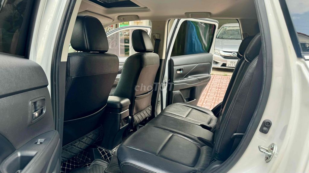 Mitsubishi Outlander 2019 2.0 CVT Premium - 92000. Mua bán Ô tô tại Huyện Bình Chánh Tp Hồ Chí Minh được đăng bởi TAN THANH AUTO hình 11