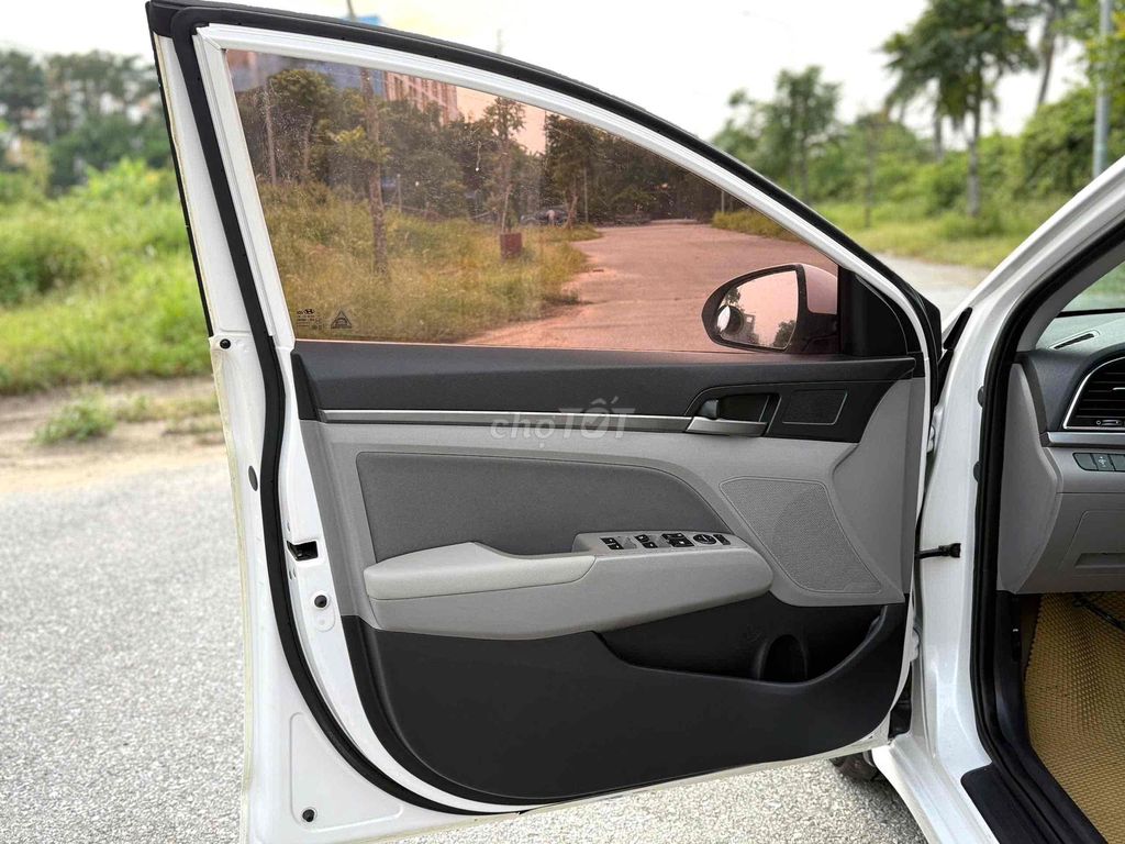 Hyundai Elantra 2017 1.6 MT - 82000 km. Mua bán Ô tô tại Huyện Gia Lộc Hải Dương được đăng bởi Nhất Tín Ô Tô Hải Dương hình 10