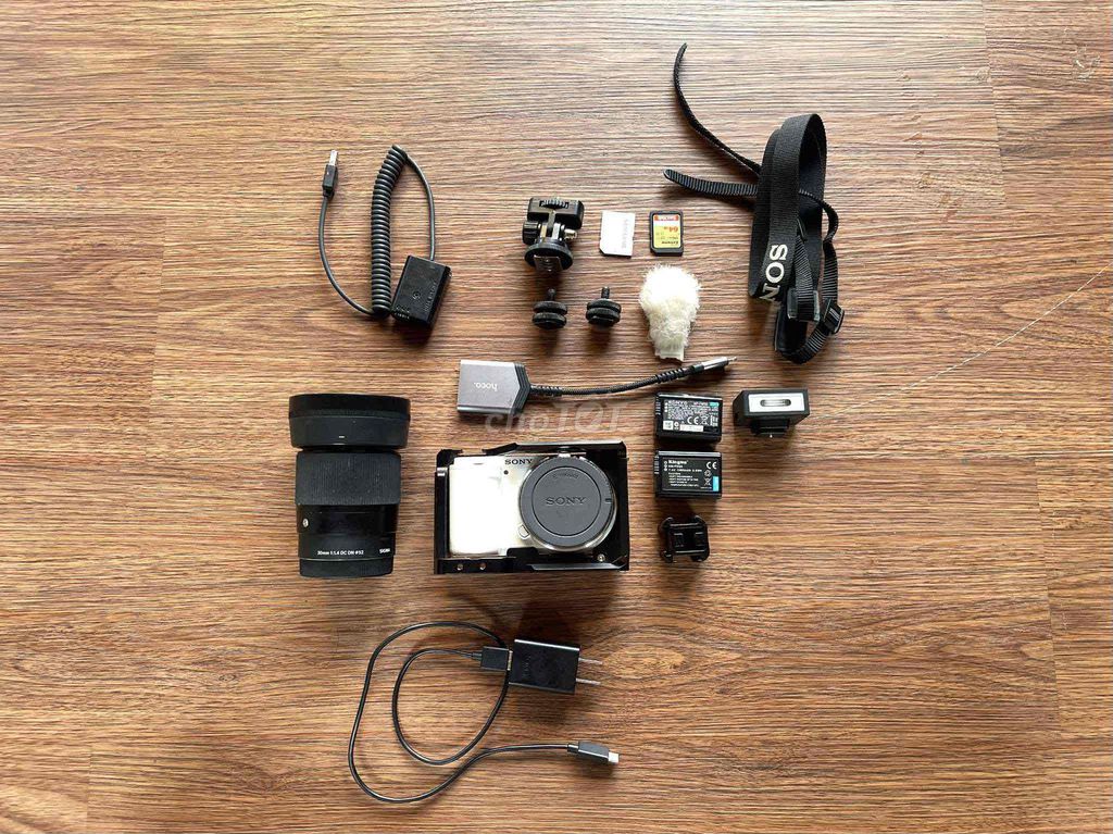 Máy ảnh Sony ZV-E10 Sigma 30mm F1.4. Mua bán Máy ảnh, Máy quay tại Thành phố Sóc Trăng Sóc Trăng được đăng bởi Tô quốc những hình 1