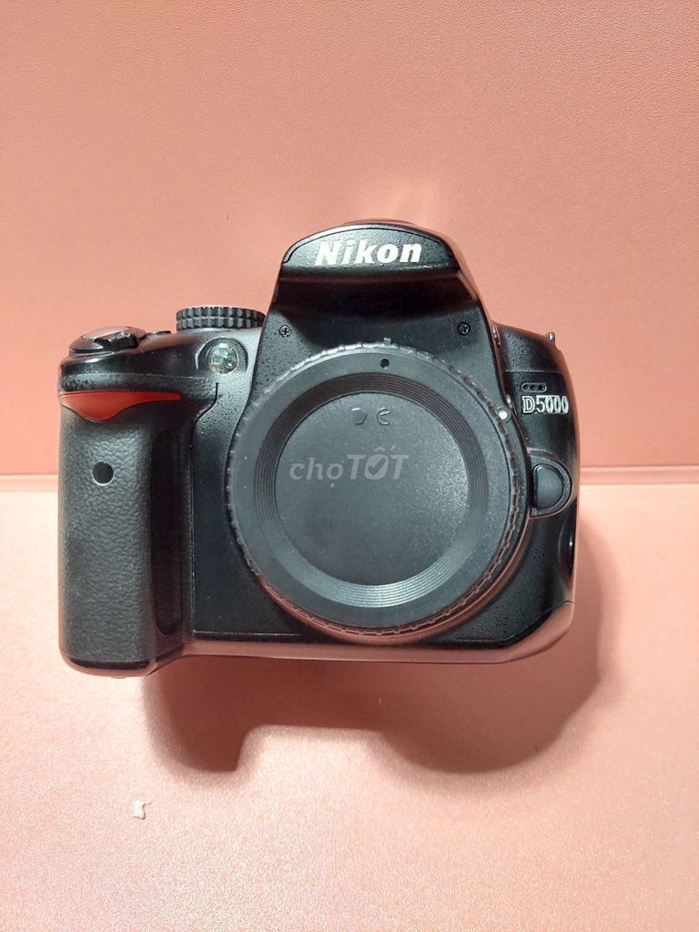 Máy ảnh Nikon D5000 màn hình bể góc. Mua bán Máy ảnh, Máy quay tại Quận 12 Tp Hồ Chí Minh được đăng bởi Cầu Tham Lương hình 1