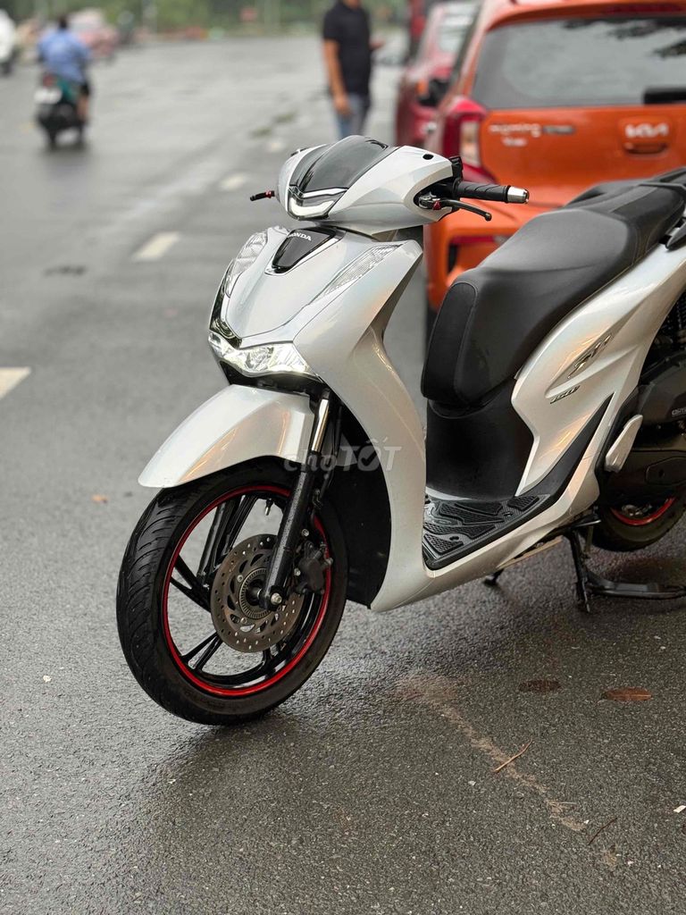 Honda SH 150i đăng kí 2020 – xe đẹp, đã bảo dưỡng. Mua bán Xe máy tại Thành phố Thủ Đức Tp Hồ Chí Minh được đăng bởi iMotorbike Khang hình 3