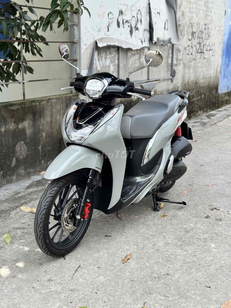 Honda SH Mode 2026 Xám 1686 km