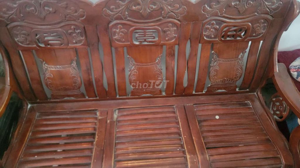 bàn ghế gỗ màu nâu . Mua bán Bàn ghế tại Thành phố Thủ Đức Tp Hồ Chí Minh được đăng bởi Nguyễn văn Hải hình 1