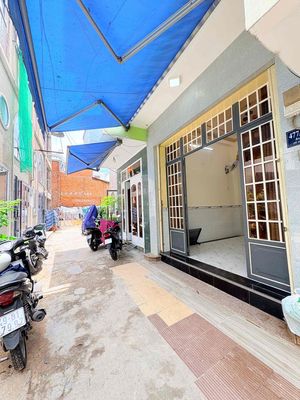 Townhouse 37 m² · 4 bed · Đường Âu Cơ
