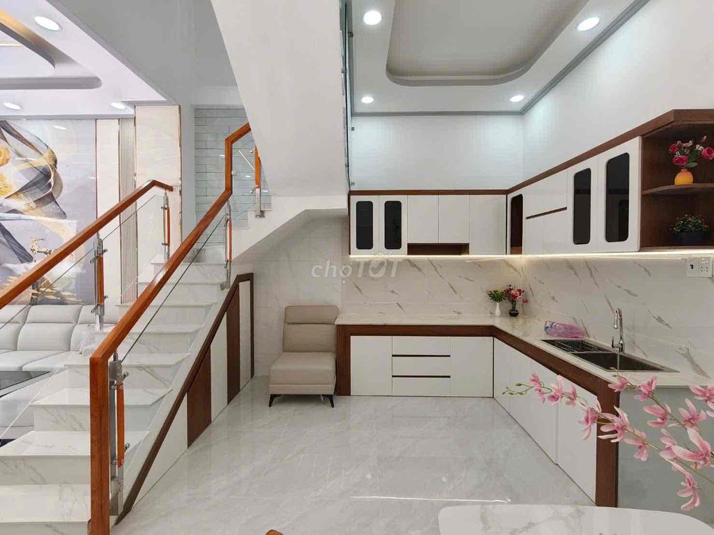 Nhà Mới Hẻm Xe Hơi 7 Chổ Thông. 50 M2 3 Lầu Giáp Quận 6