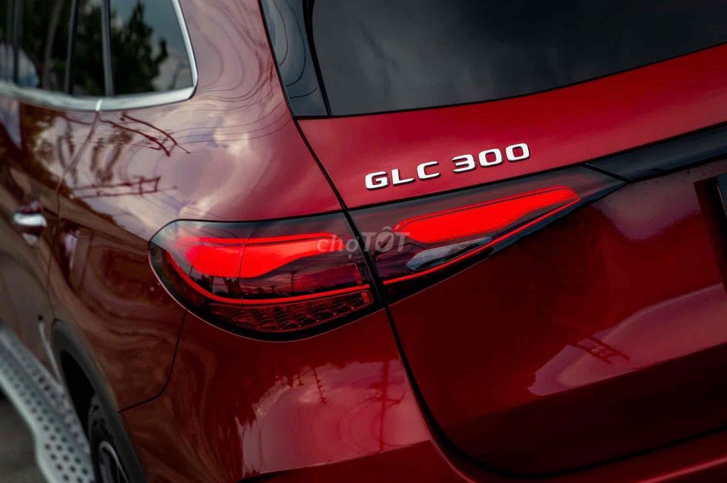 GLC300 4Matic All New - 9000 km - 2tỷ2 là LẤY. Mua bán Ô tô tại Quận 1 Tp Hồ Chí Minh được đăng bởi Lưu Thế Hoàng hình 9