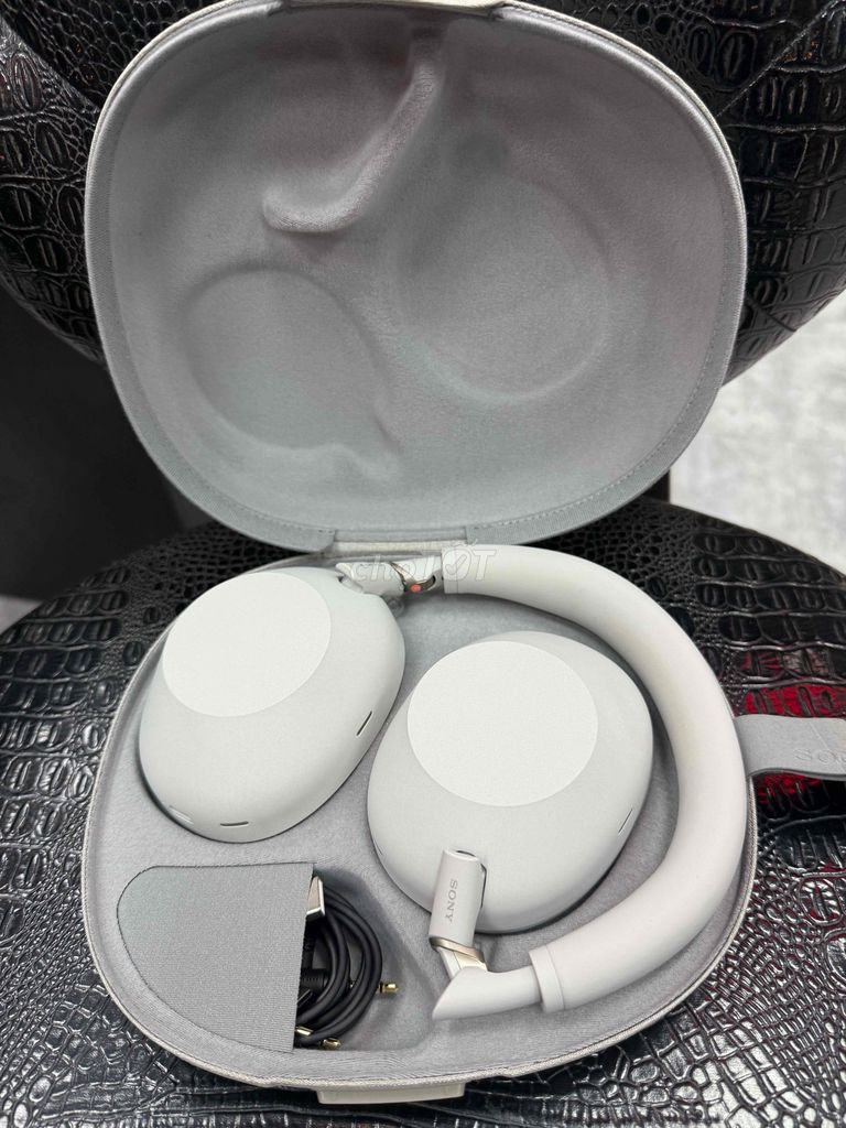 Tai nghe Sony WH-1000XM6 Trắng. mới keng. Mua bán Tivi, Âm thanh tại Huyện Gia Lâm Hà Nội được đăng bởi Cao Thắng hình 1