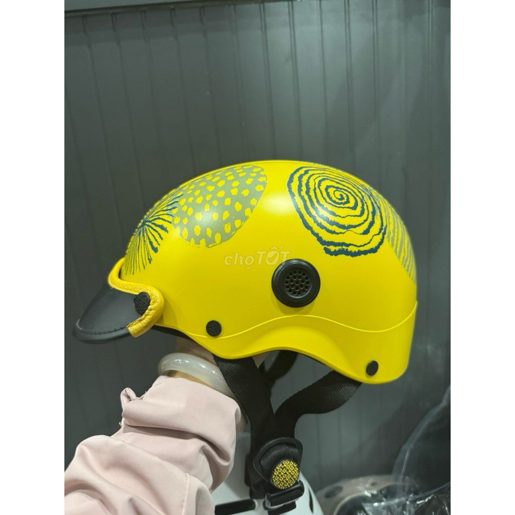 NÓN SƠN CHÍNH HÃNG - Vàng - like new. Mua bán Phụ kiện thời trang khác tại Thành phố Thủ Dầu Một Bình Dương được đăng bởi ZáLồ O9755O9O81 hình 1