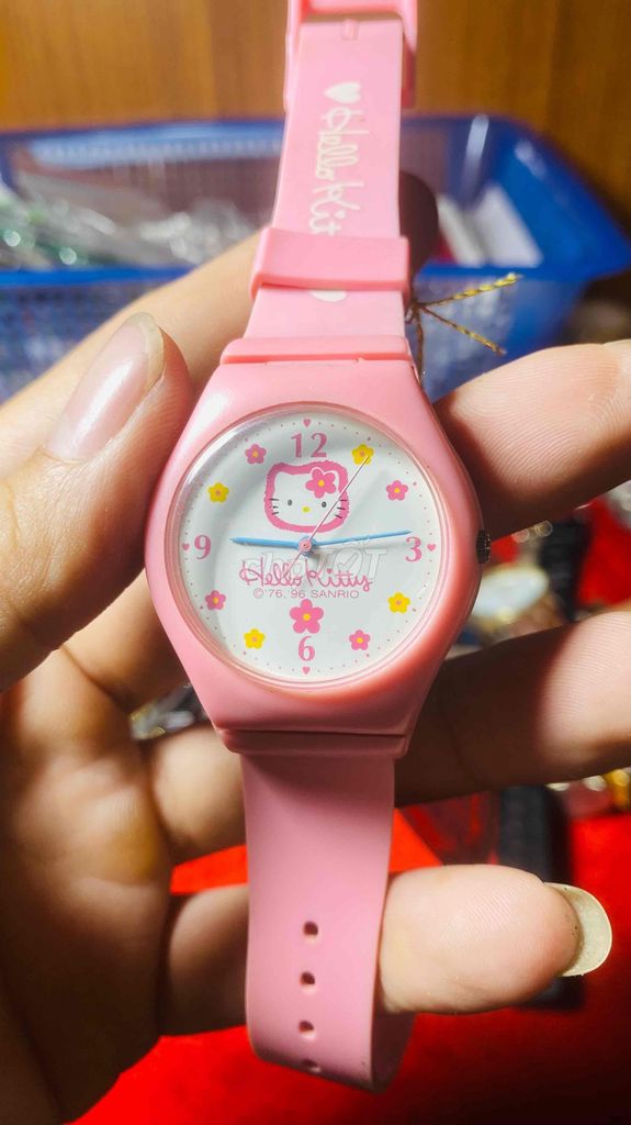 Đồng hồ nhật Hello Kitty, hỏng máy tính, giờ ok