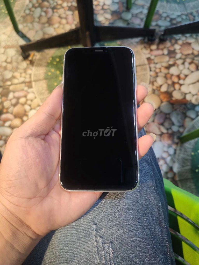 IPhone XR 128GB Trắng quốc tế. Mua bán Điện thoại tại Quận Bình Tân Tp Hồ Chí Minh được đăng bởi V I N H hình 1