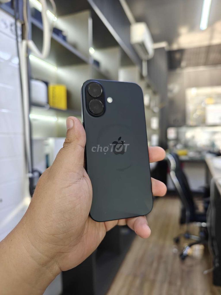 Apple iPhone 16 128GB Đen. Mua bán Điện thoại tại Thành phố Vĩnh Long Vĩnh Long được đăng bởi Nguyễn Anh Tuấn  hình 1