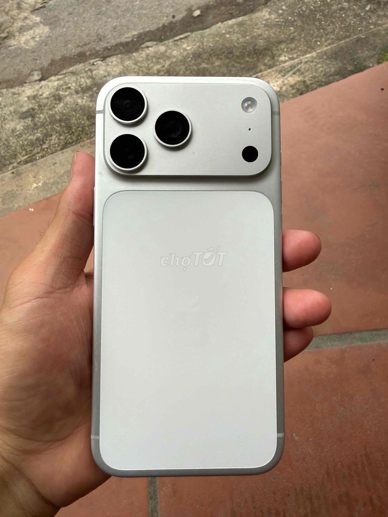 Apple iPhone 17 Pro Max 256GB Bạc Đã sử dụng. Mua bán Điện thoại tại Quận Long Biên Hà Nội được đăng bởi Nguyễn Hoàng hình 1