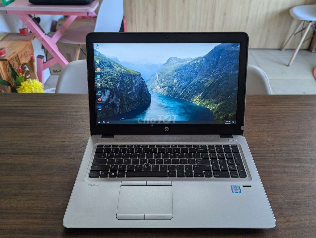 Laptop HP i5th6. Ram 8GB máy Full