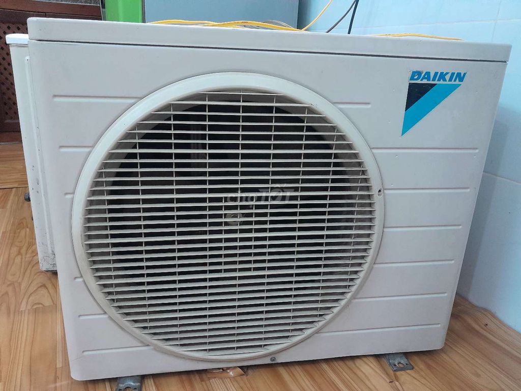 Máy lạnh daikin không inveter 1,5hp hàng tốt,ok.