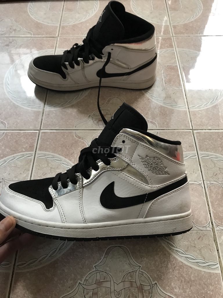 Giầy nike jordan 1 mid' white silver  size 41