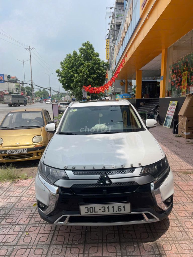 Mitsubishi Outlander 2020 2.0 CVT Premium - 7300. Mua bán Ô tô tại Huyện Thanh Trì Hà Nội được đăng bởi Ngọc Bích hình 10