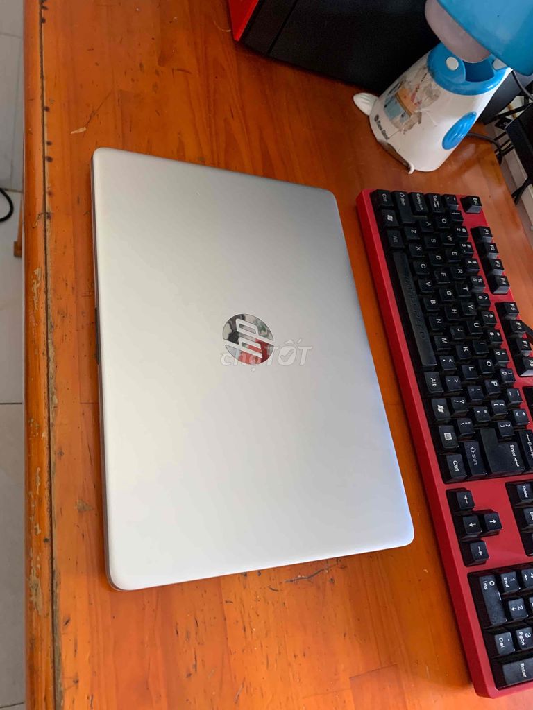 Laptop hp i3-1115G4-8gb-nvme 256gb.