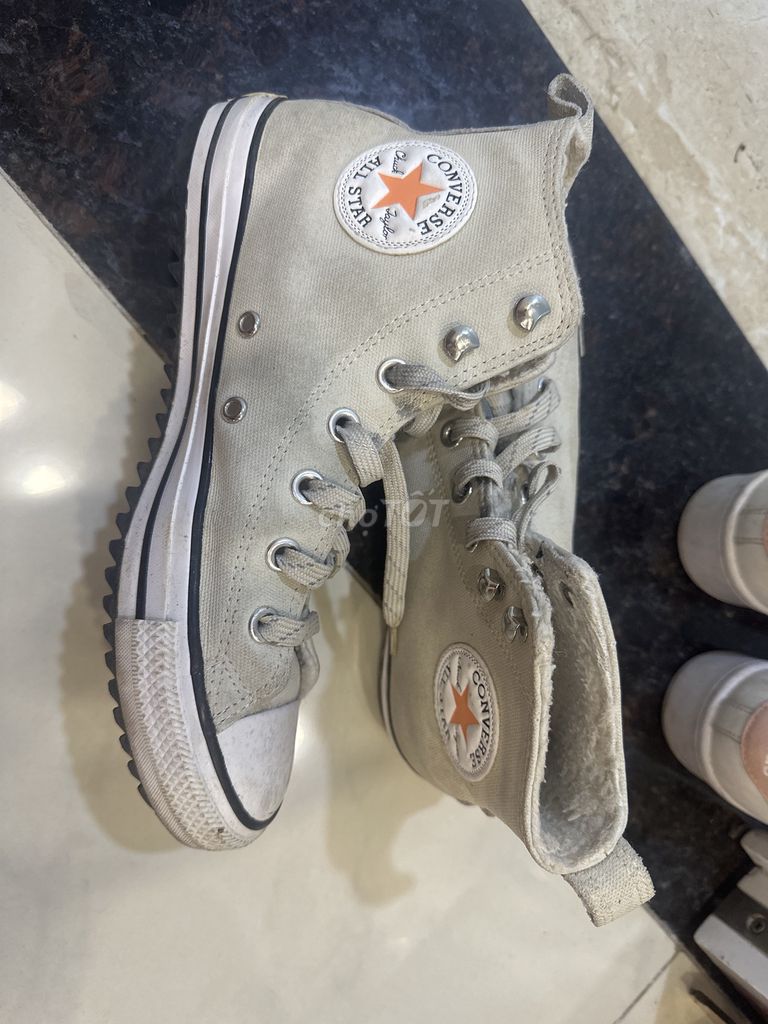 Giày Converse cổ cao vải xám. Mua bán Giày dép tại Huyện Bình Chánh Tp Hồ Chí Minh được đăng bởi Tu Tien Tien hình 1