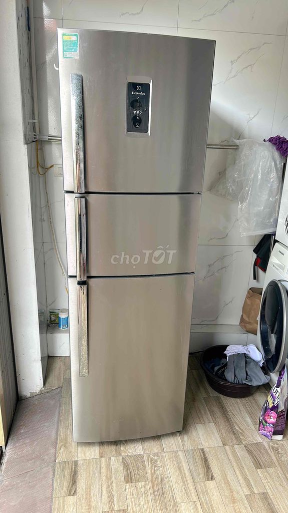 Tủ lạnh Electrolux 250 lít. Mua bán Tủ lạnh tại Quận Long Biên Hà Nội được đăng bởi Tuan anh hình 1