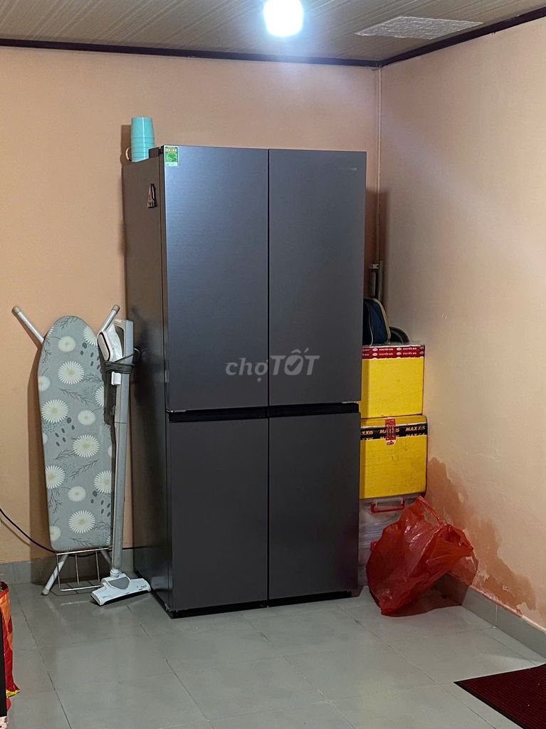 Tủ lạnh Hisense 630N4EBUY Xám. Mua bán Tủ lạnh tại Thành phố Vũng Tàu Bà Rịa - Vũng Tàu được đăng bởi Grads Handmade hình 1