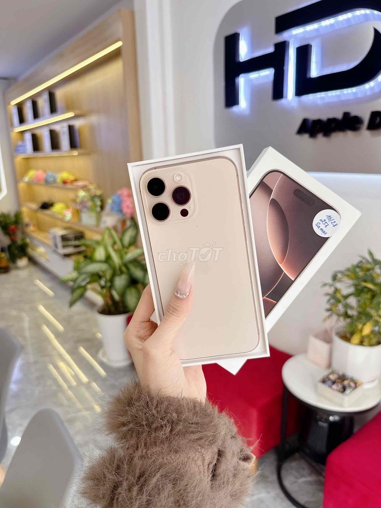 iPhone 16 Pro Max 256GB Vn/a sạc 10 lần. Mua bán Điện thoại tại Thành phố Đà Lạt Lâm Đồng được đăng bởi Ngọc Nhi  hình 1
