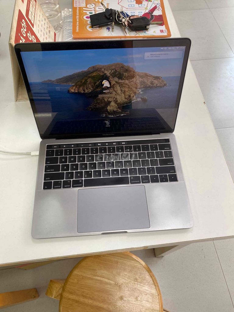 macbook pro 2017 i5 ram8 ssd 256 màn 13.3  tuchbar