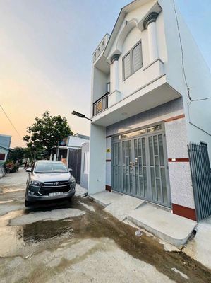 Bán 5 căn nhà giá chỉ 2ty550 .liên hệ ***. Mua bán nhà ở tại Huyện Đức Hòa Long An được đăng bởi Kiều My