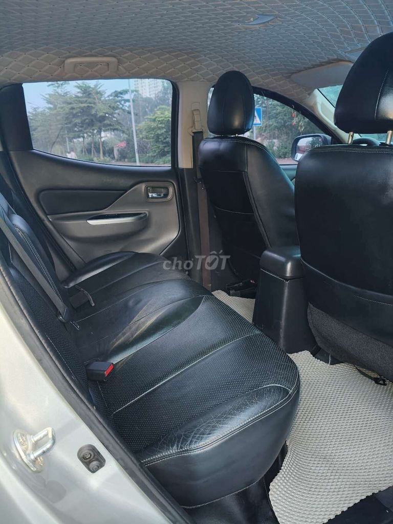 Mitsubishi Triton 2017 4x4 AT Mivec - 120000 km. Mua bán Ô tô tại Huyện Thanh Trì Hà Nội được đăng bởi Chuyên mua bán xe Bán Tải Lướt  hình 13