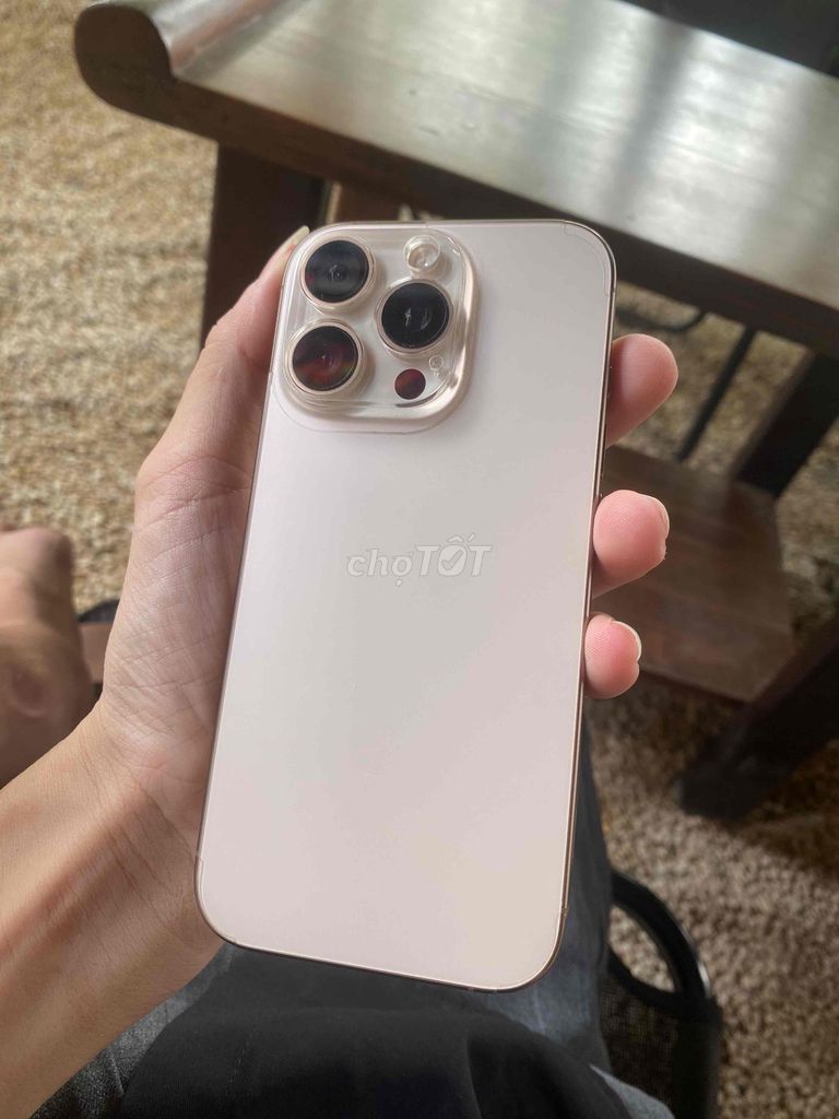 iPhone 16 Pro VN 128GB Vàng sa mạc. Mua bán Điện thoại tại Thành phố Thủ Dầu Một Bình Dương được đăng bởi Hiền Huỳnh hình 1
