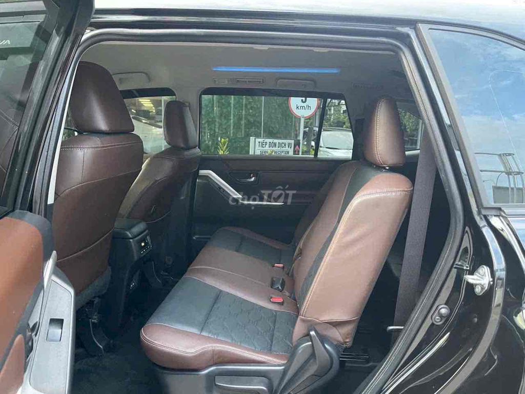 (Xe Hãng) Toyota Innova Cross 2.0AT 2025 -11.140km. Mua bán Ô tô tại Quận Tân Phú Tp Hồ Chí Minh được đăng bởi Đan Viên Toyota Tân Phú  hình 8