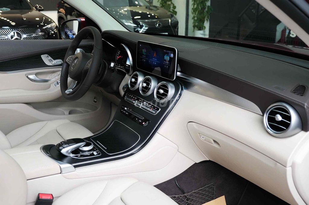 Mercedes GLC 300 4Matic 2019 - 61000 km. Mua bán Ô tô tại Quận 7 Tp Hồ Chí Minh được đăng bởi Quý Auto Nam Sài Gòn hình 10