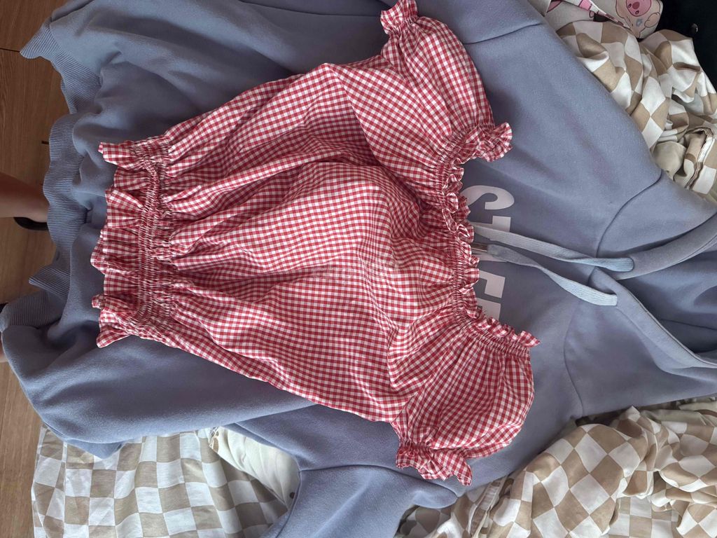 Áo hoodie Nữ vải nỉ, croptop. Mua bán Quần áo tại Quận Hoàng Mai Hà Nội được đăng bởi Hoàng Hiền hình 1