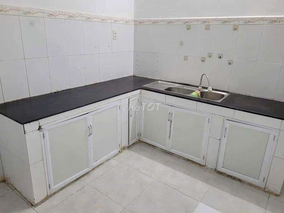 Nhà mới vào ở ngay 4*10 . 1 trệt 1 lầu 2 phòng ngủ 2 WC