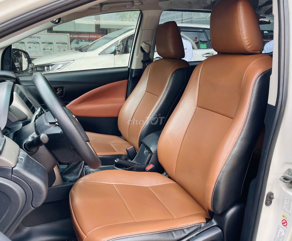 Toyota Innova E 2019 МКПП, редкий белый цвет