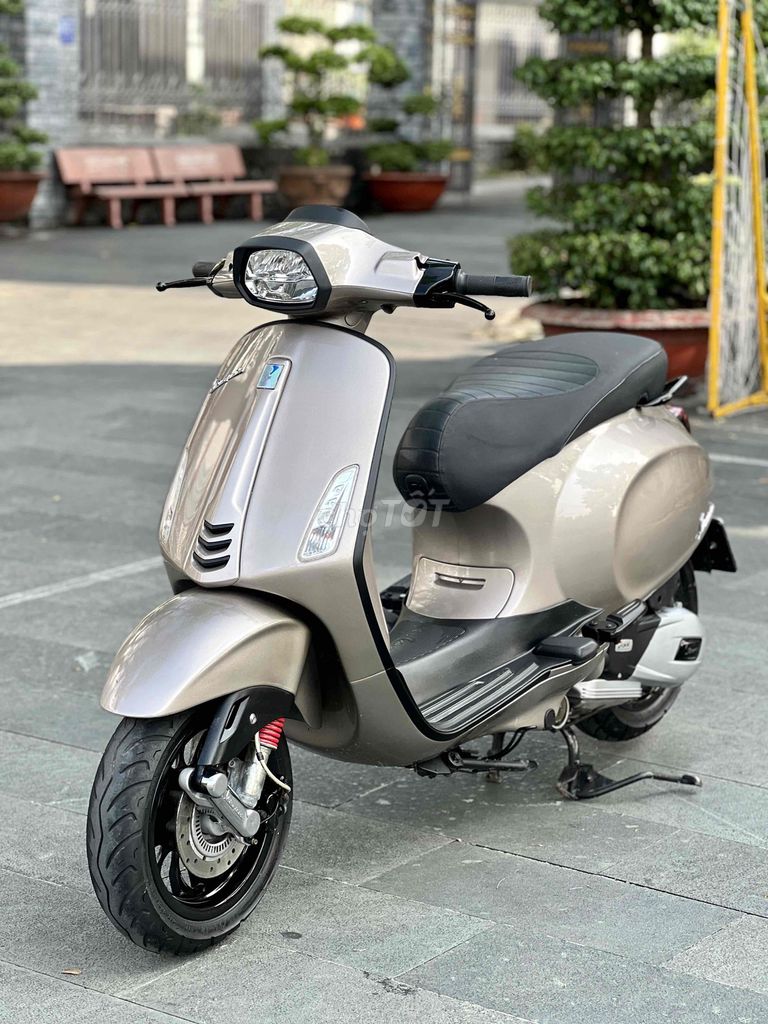 VESPA SPRINT 2018 Vàng Tft BSTP chính chủ có góp. Mua bán Xe máy tại Thành phố Thủ Đức Tp Hồ Chí Minh được đăng bởi Hiếu  hình 2