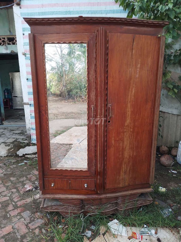 Tủ quần áo Gỗ Cổ điển Nâu. Mua bán Tủ, kệ gia đình tại Quận Ngũ Hành Sơn Đà Nẵng được đăng bởi TranDuy hình 1
