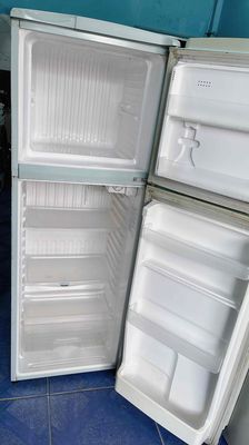 Thanh lý tủ lạnh sanyo 140 lít