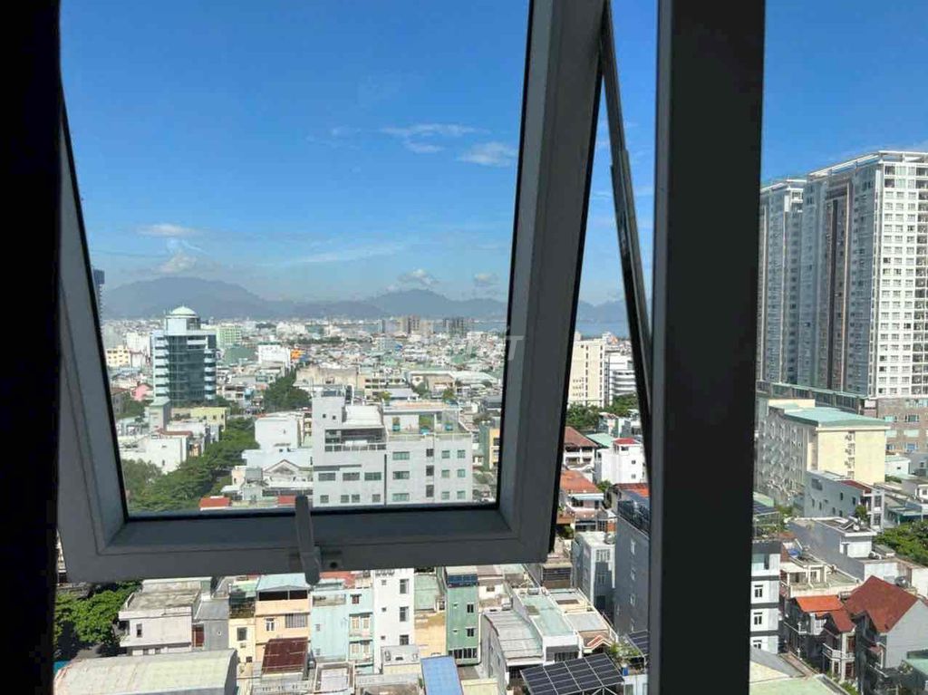 2-bedroom apartment in Đà Nẵng Plaza, central Hải Châu — photo 4