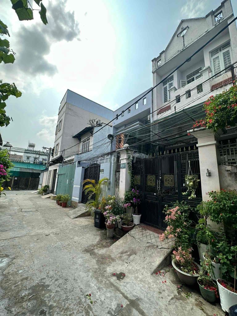 Chính chủ bán nhà mới đẹp gần Gigamall Phạm Văn Đồng