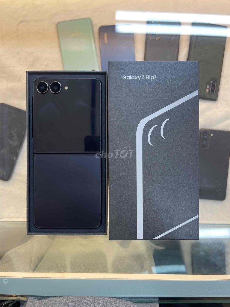 SAMSUNG Z FLIP7 R12/256GB bản VN còn BH > 2027. Mua bán Điện thoại tại Quận Đống Đa Hà Nội được đăng bởi HIẾU STORE hình 1