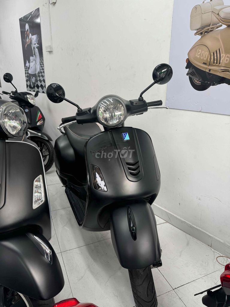 Vespa GTS 2017 Full black chính chủ TPHCM