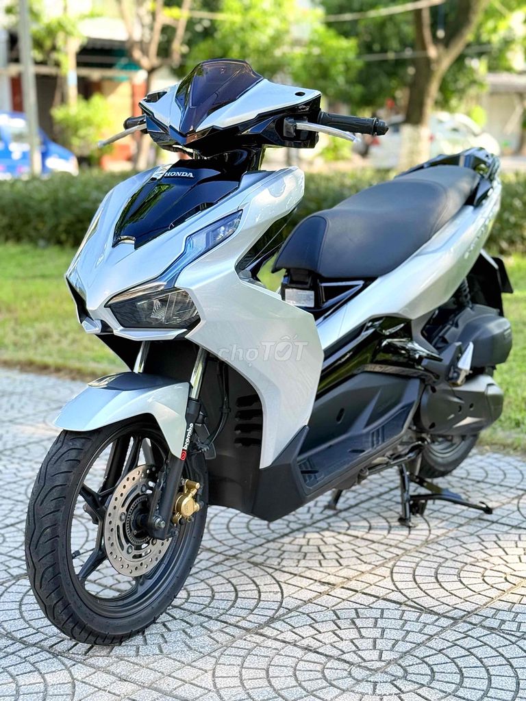 Honda Air Blade 150 ABS, серебристый, Вьетнам