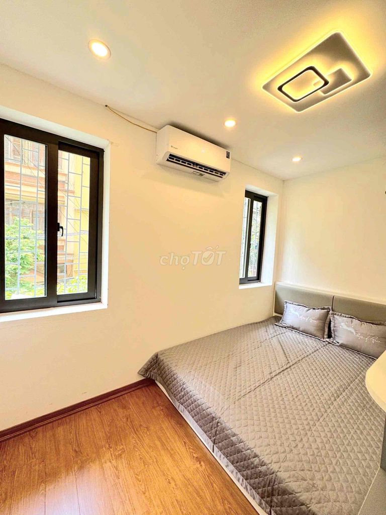 Chính chủ bán Chung  Đền Lừ sổ đỏ - oto đỗ - thang máy - Nội thất mới