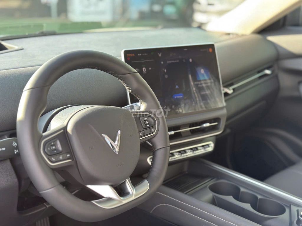 VINFAST VF7 ƯU ĐÃI GIẢM GIÁ, LÃI SUẤT VAY 4.8%/NĂM. Mua bán Ô tô tại Quận Tân Bình Tp Hồ Chí Minh được đăng bởi Chí Nhân VinFast hình 9