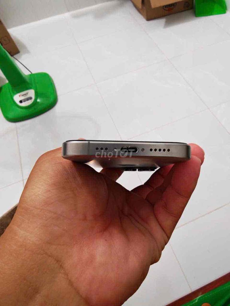Càn bán IPhone 15 Pro J/A. Mua bán Điện thoại tại Thành phố Phú Quốc Kiên Giang được đăng bởi bibi hình 1
