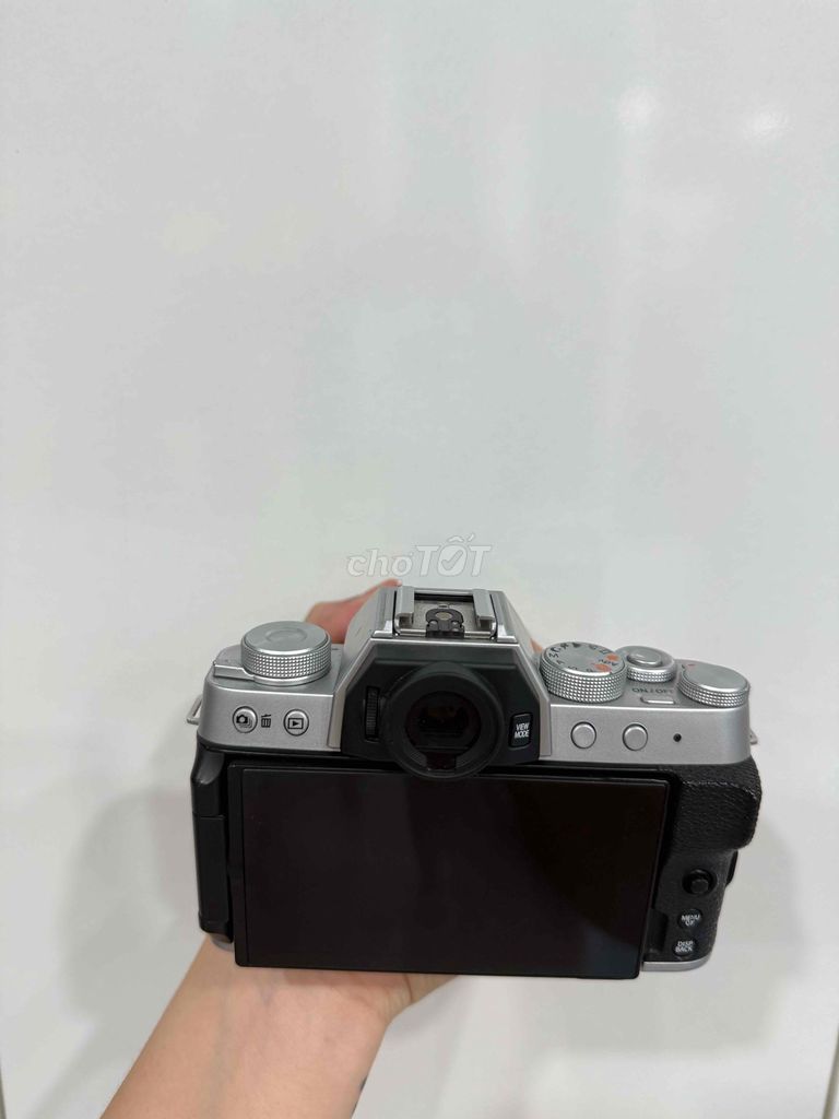 Máy ảnh Fujifilm XT200 lens xf50f2. Mua bán Máy ảnh, Máy quay tại Quận 12 Tp Hồ Chí Minh được đăng bởi Phuong anh hình 1
