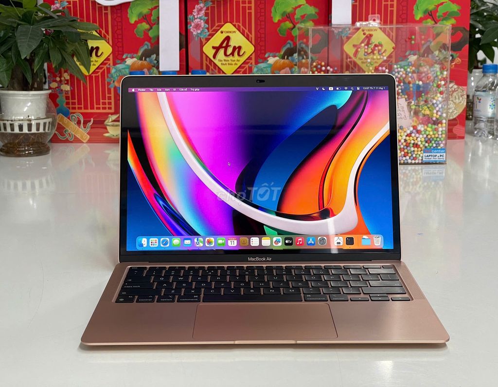 Macbook Air M1 siêu mỏng nhẹ, sang trọng giá tốt