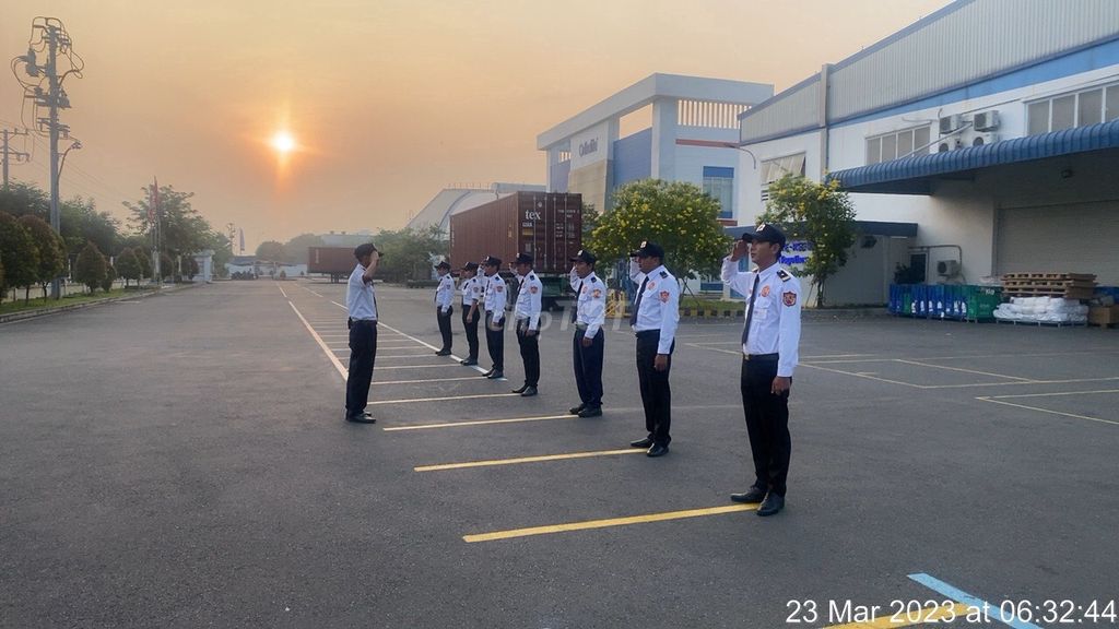 Tuyển bảo vệ trực kho Sen Đỏ, Dĩ An lương tốt