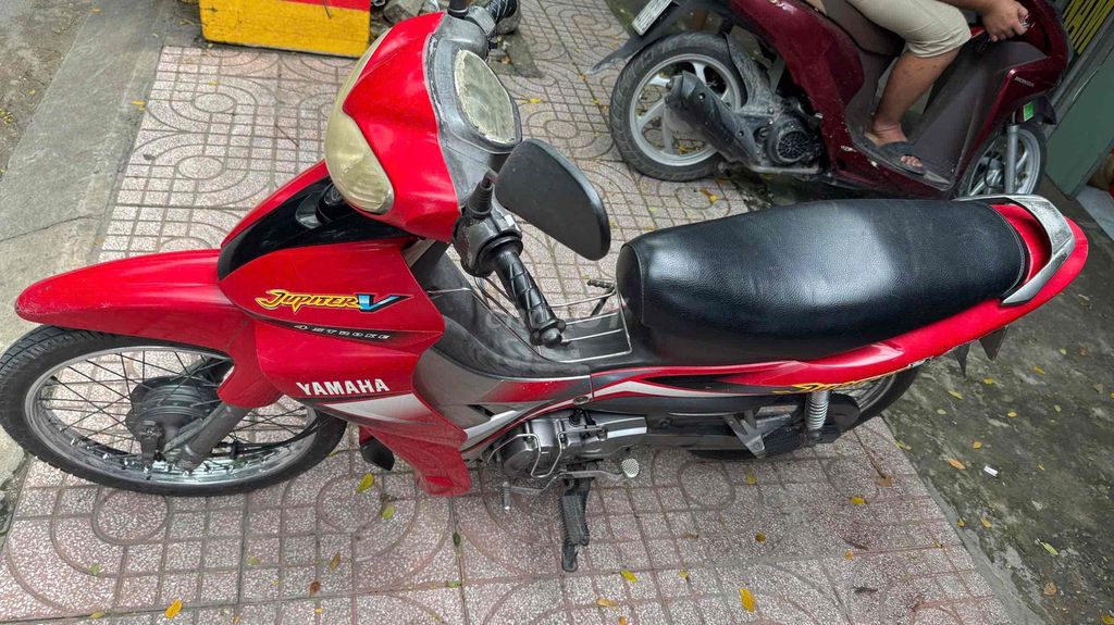 Jupiter 2004 thái chất êm ru liền lạc sạch sẽ. Mua bán Xe máy tại Huyện Bình Chánh Tp Hồ Chí Minh được đăng bởi CH HƠN PHÁT CHUYÊN MUA BÁN XE CŨ MỚI hình 3